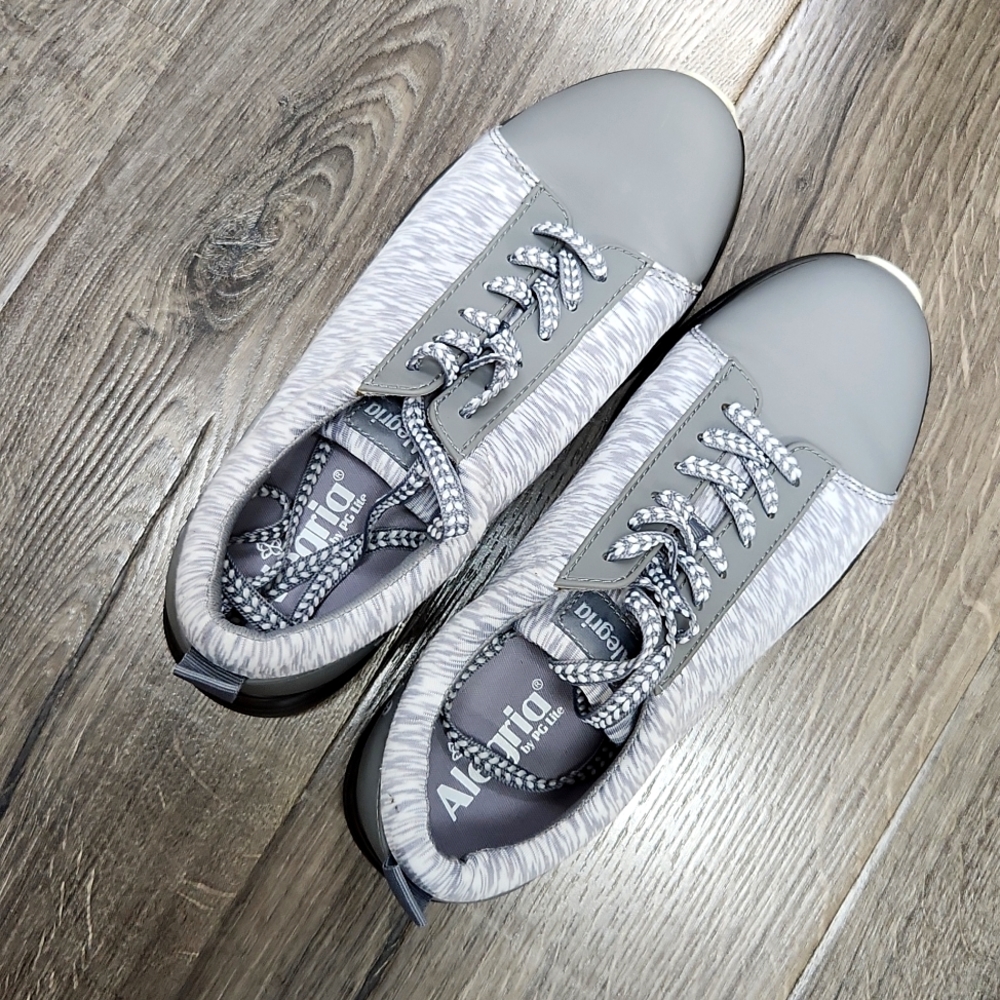 Alegria Women's TRAQ Qest Sneakers sz 9 Grey